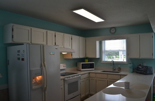 Ocean Isle Beach Condo | A Stunning Coastal Hideaway Above the Waves - Drift Away