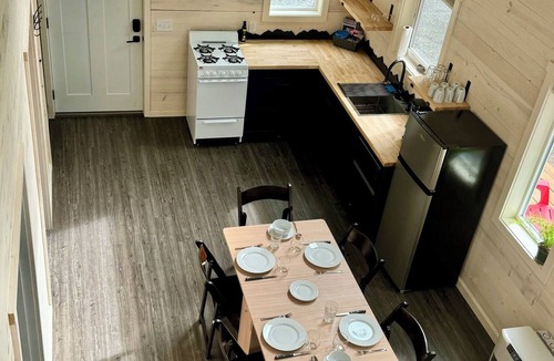 Chugiak Ski Chalet | Accessible luxury chalet retreat for six in the serene Eklutna Valley