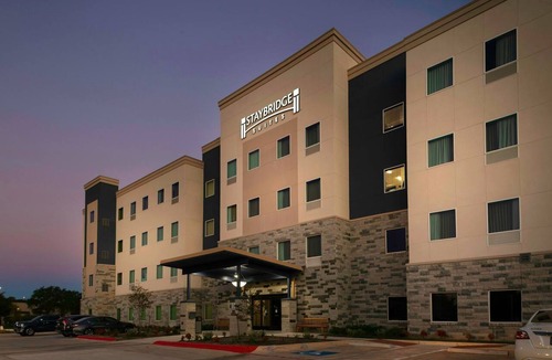 Cedar Park Apartment | ADA Suite w/Pool Access | Breakfast Included