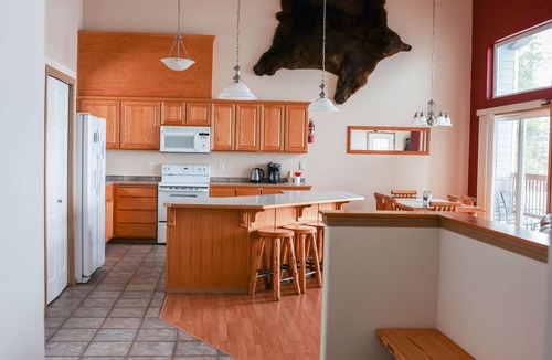 Sitka Condo | Admiralty Suite at Island View