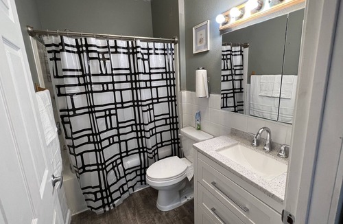 Midtown Anchorage House | Adorable 4 BR/2 BA guesthouse in Midtown Anchorage