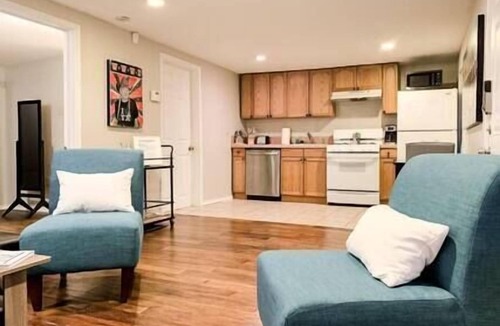 Galindo House | Adorable cozy 1 BR cottage centrally located with full ki.