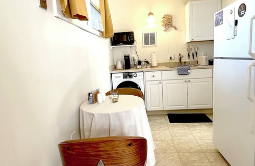North Star Apartment | AK Artist Retreat: Scenic Trails & Tourist Spots