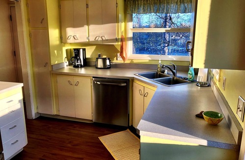 Midtown Anchorage Condo | Alaska Explorer Headquarters