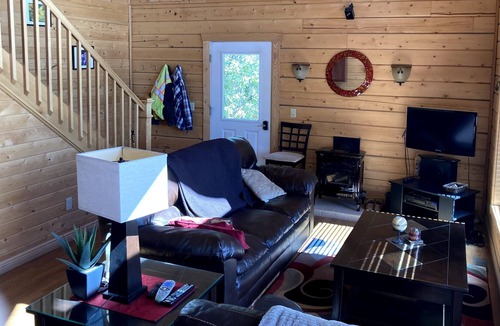Delta Junction House | Alaska Range Hideaway luxury cabin w/ mountain view