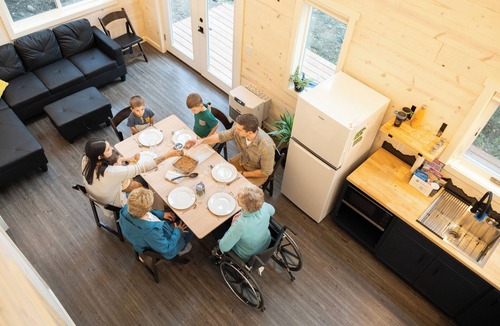 Chugiak Resort | Alaskan Mountain Resort sleeps up to 28!