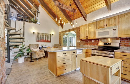 Abbott Loop House | Alaskan Ranch ~ 2 bedroom, 2 bathroom