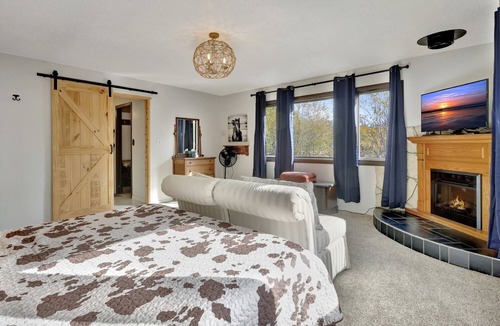 Abbott Loop House | Alaskan Ranch ~ 2 bedroom, 2 bathroom