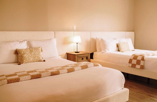 Shelburne House | Albert's