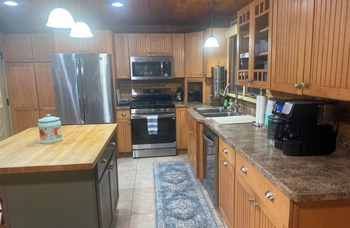Harrison House | All-Season Lakefront Retreat Private Sandy Beach, Dock, Sleeps 12
