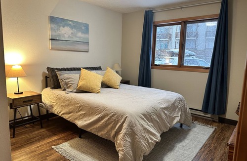 Alyeska Apartment | Alpine-View Retreat in Girdwood