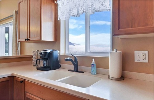 Salamatof House | Amazing Cook Inlet & Mountain View Home!
