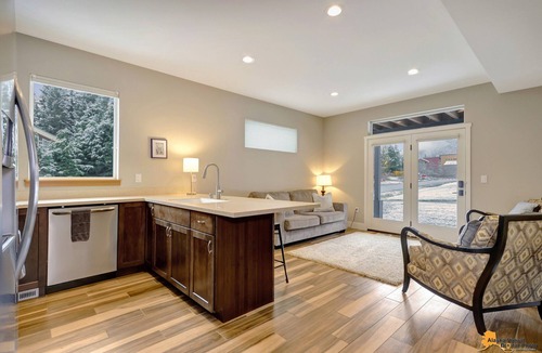 Alyeska House | Amazing Modern Home - Stunning Views, Near Ski Area