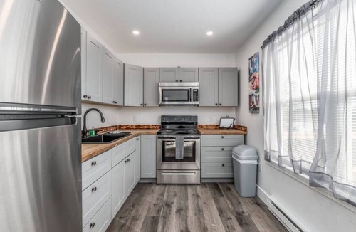Bangor Apartment | Amazing NEW 2 Bed 1 Bath On The River | Fast WiFi