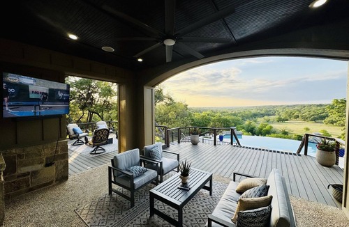 Spring Branch House | Amazing Views on over 4 acres-River access-infinity pool-Hot Tub