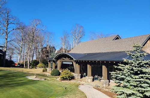 Mountain Air Apartment | American Chestnut Suite- Private Club Access