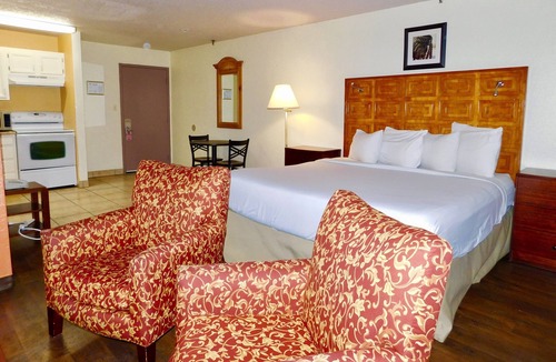 Turnagain Hotel | Americas Best Value Inn & Suites Anchorage Airport