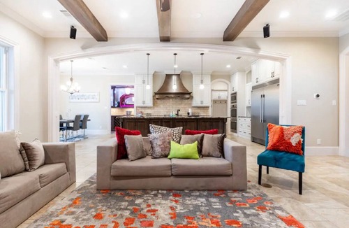 Southeast Houston Villa | AMLUX