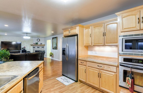 Bayshore - Klatt House | Anchorage Home ~ 8 Mi to Downtown!