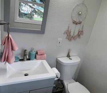 Spenard Apartment | Anchorage midtown apartment-Wyoming 2