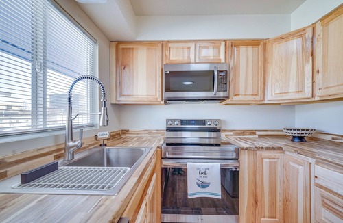 Midtown Anchorage Apartment | Anchorage Retreat, Walk to Dining & Entertainment
