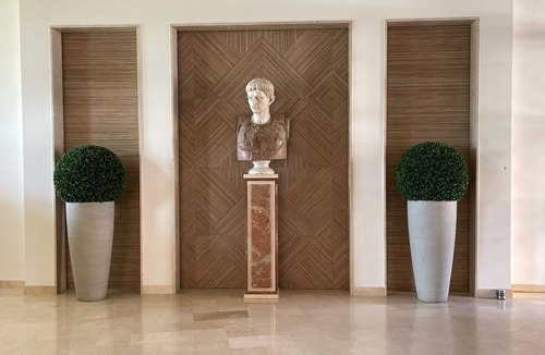 Marbella Seafront Promenade Apartment | Apartment 'Edificio Caesar Imperator' with Sea View, Pool, Wi-Fi & Garden