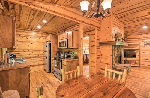 Helen Cabin | Apple Dumpling near Helen, Wineries & Hiking