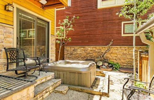 West End House | Apres on 6th | Serene 3BR Retreat with Hot Tub