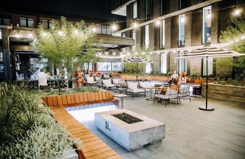 East Cesar Chavez Hotel | ARRIVE Austin