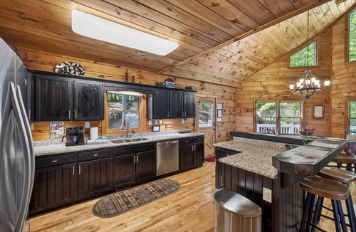 Ridges Over the Lake Cabin | Aska Bliss | Mountain Retreat in Aska Adventure Area