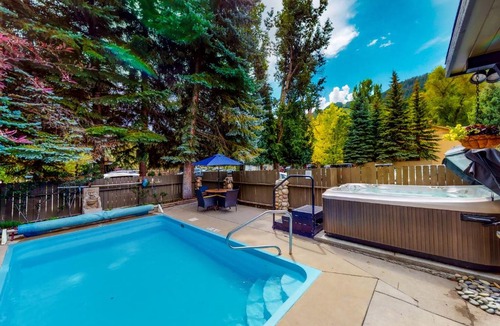 West End House | Aspen Mountain Lodge 209