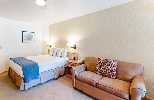 West End House | Aspen Mountain Lodge 210