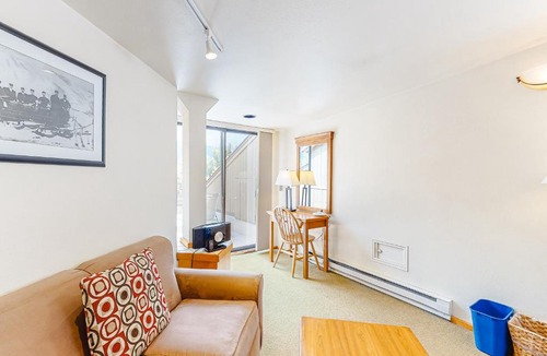 West End House | Aspen Mountain Lodge 403