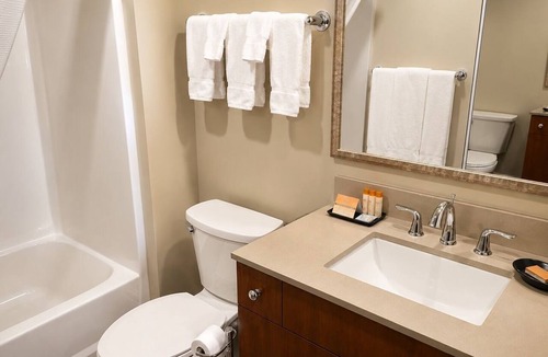 Sitka Hotel | Aspen Suites Hotel Sitka Double Queen Suite