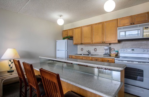 Waikiki Condo | Aston Waikiki Banyan 1BMV3 | Majestic Mountain Views – Pool & Hot Tub