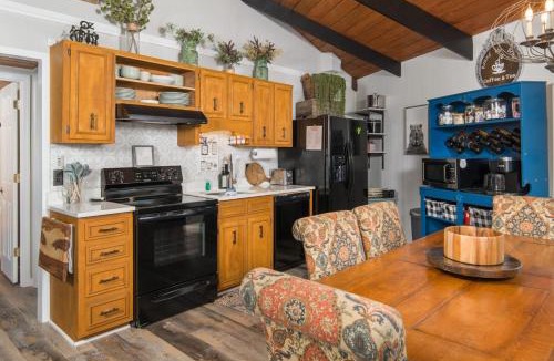 Beech Mountain House | At The Ski Resort Entrance, Gas Fireplace, Deck, Firepit,