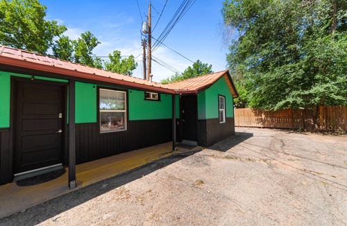 Moab Apartment | Atomic #8 I Downtown I Historic I Trailer Parking