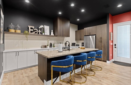South Manchaca House | ATX Getaway with Cowboy Pool, Fire Pit, Rooftop
