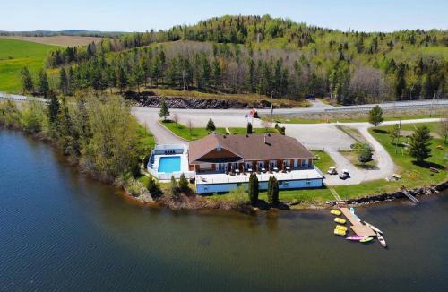 Sayabec Hotel | Auberge Du Lac Malcom