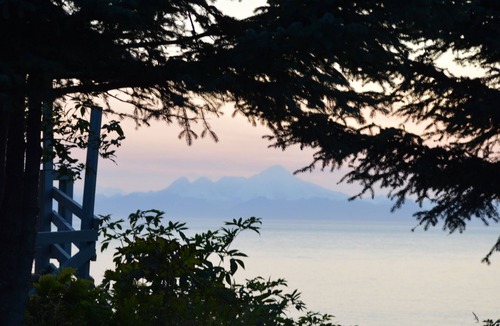 Anchor Point Cabin | Augustine Cabin overlooking the waters of Cook Inlet