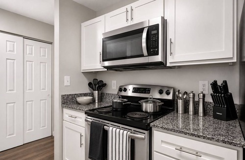 Pleasant Valley Apartment | Austin 3BR Home for Families & Groups · Sleeps 10 · 10min to UT