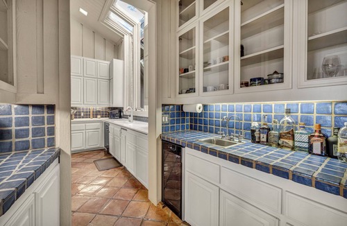 Camelot House | Austin Gated Private Estate Home, 15 min-downtown. Family fun with Pool & games
