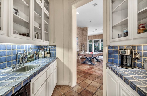 Camelot House | Austin Gated Private Estate Home, 15 min-downtown. Family fun with Pool & games