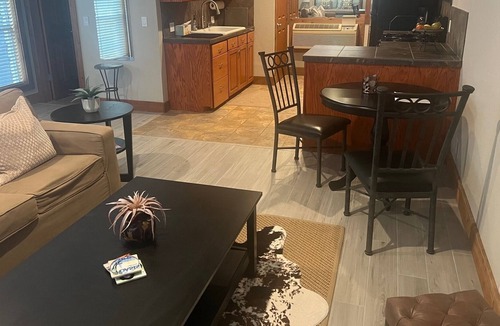West Oak Hill House | Austin Hill Country - Guest House W/ Pool. Newly renovated, 12 Min To Downtown