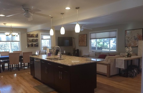Boulder House | Avaiable Now!! 3 bed 2 bath Ranch Style Home!!