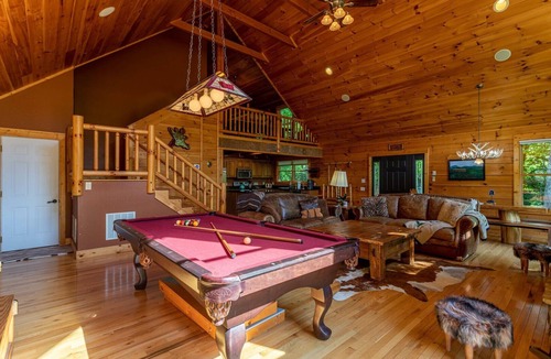 Boone Cabin | Azalea Hill - Mountain Views, Hot Tub, Pool Table, Ping Pong