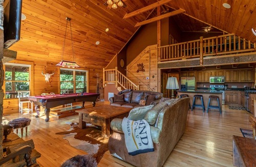 Boone Cabin | Azalea Hill - Mountain Views, Hot Tub, Pool Table, Ping Pong