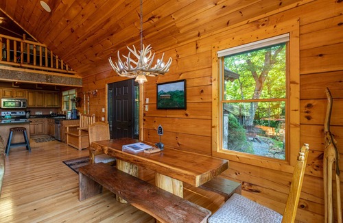 Boone Cabin | Azalea Hill - Mountain Views, Hot Tub, Pool Table, Ping Pong