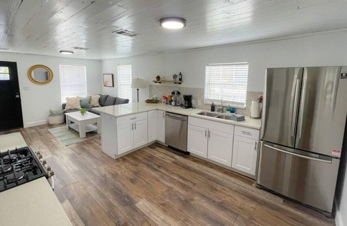 Holly House | Backyard Oasis w/Pool, walkable, 5 min to dtwn