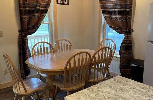 Greenville Cabin | Baker cabin|Downtown Greenville-Moosehead Lake|WIFI|Pets Ok|2 cabins available